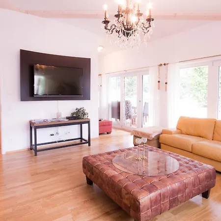 Deluxe Loft Mountain View 아파트 바트라이셴할